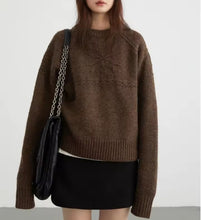 Cargar imagen en el visor de la galería, Wool Wrap Sweater